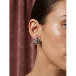 Vintage Silver Tone Square Mesh Ribbed Center Clip On Statement Earrings